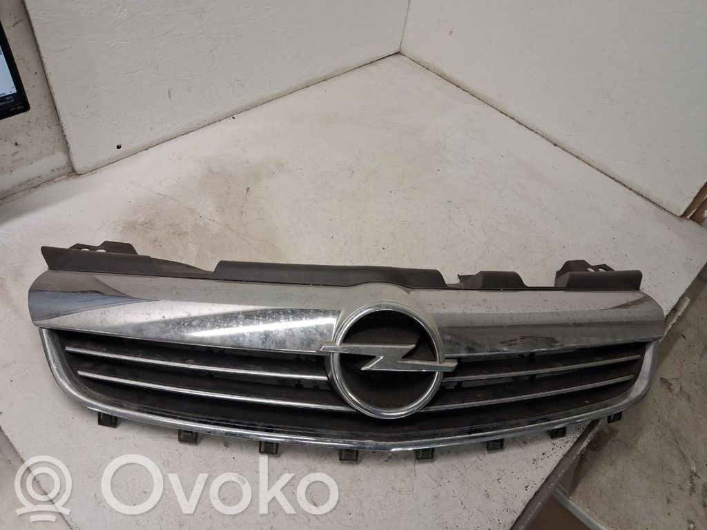 Opel Zafira B Etupuskurin alempi jäähdytinsäleikkö 