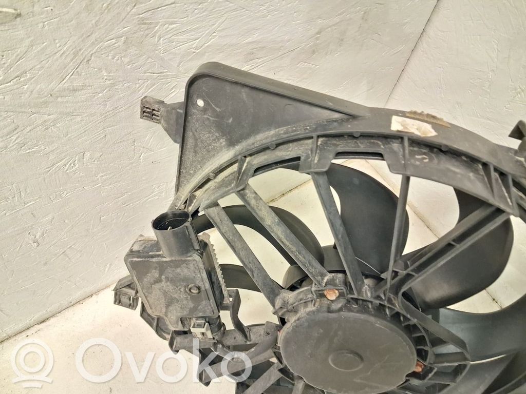 Ford C-MAX II Elektrisks radiatoru ventilators 