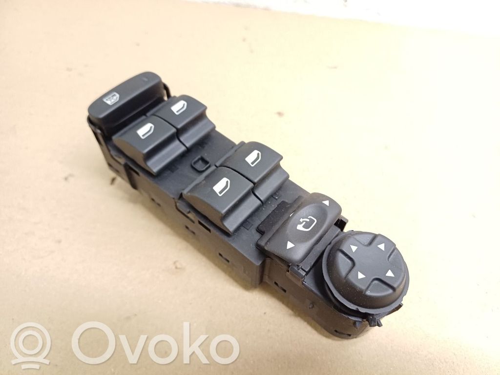 Citroen C4 II Electric window control switch 