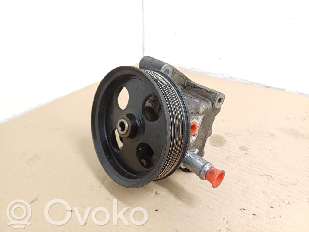 Volvo V70 Ohjaustehostimen pumppu 