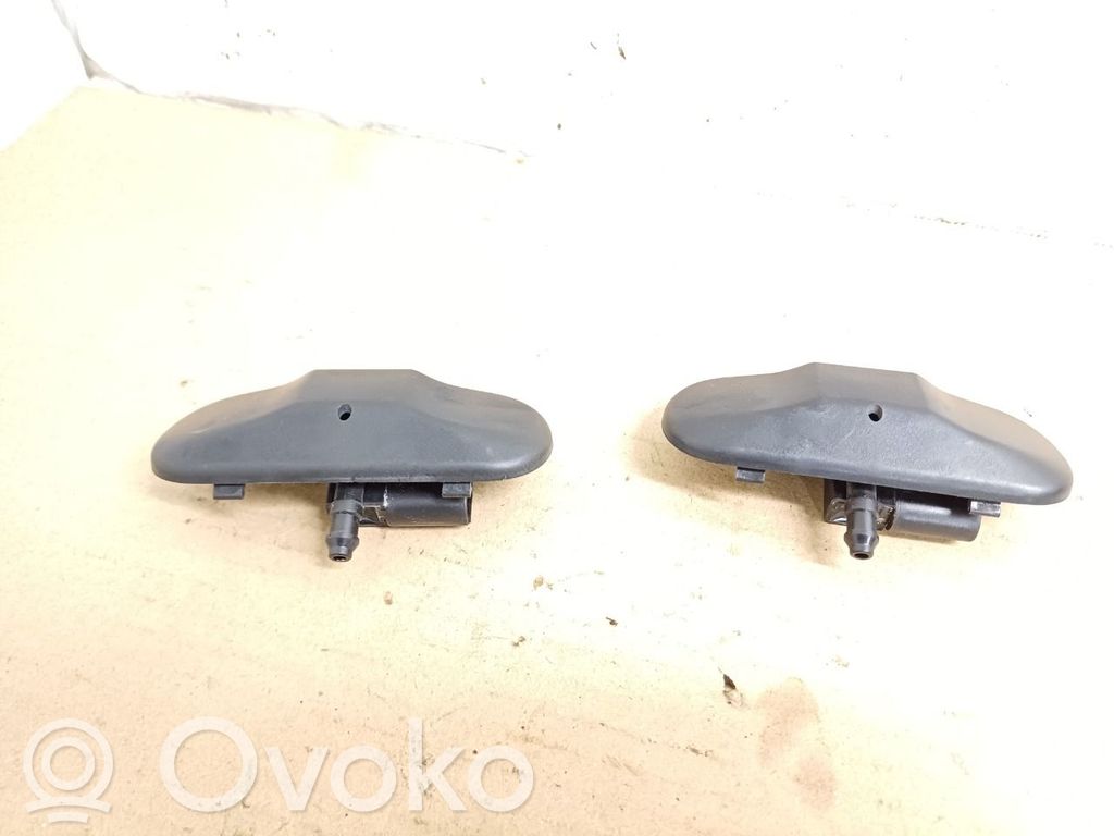 Volkswagen PASSAT B8 Ugello a spruzzo lavavetri per parabrezza 