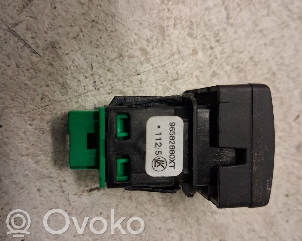 Peugeot Partner Central locking switch button 