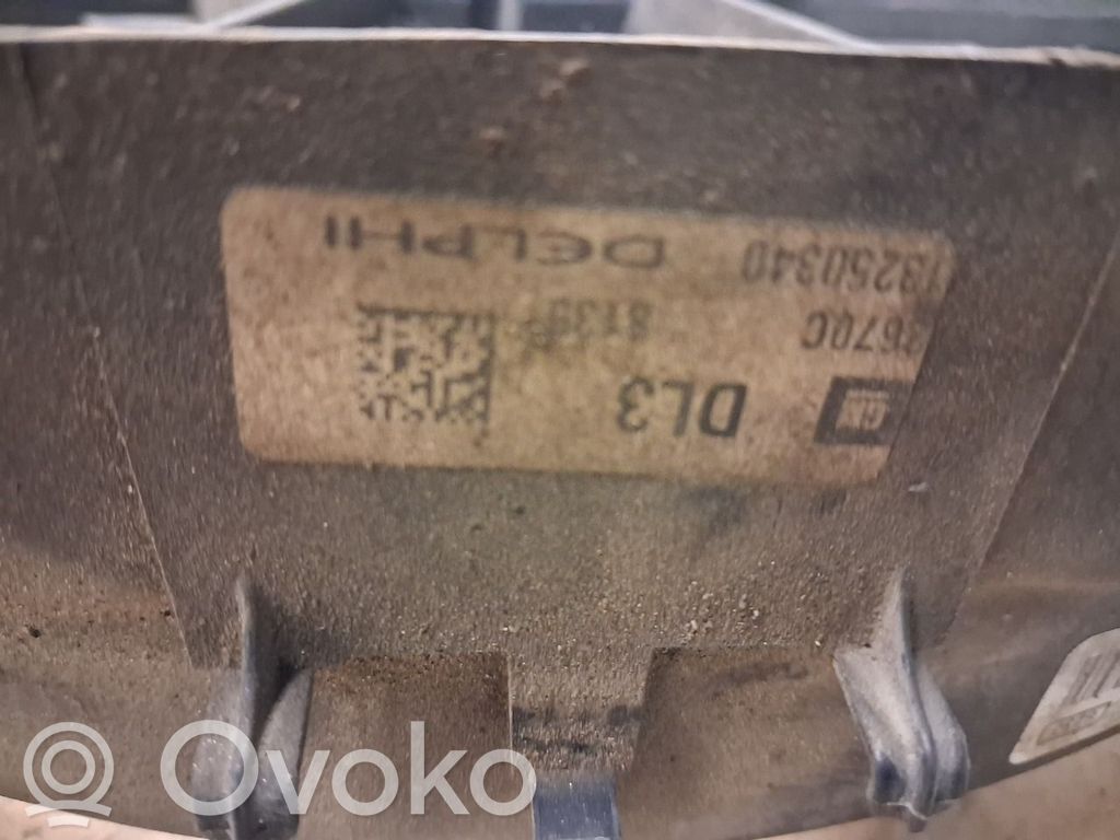 Opel Astra J Elektryczny wentylator chłodnicy 