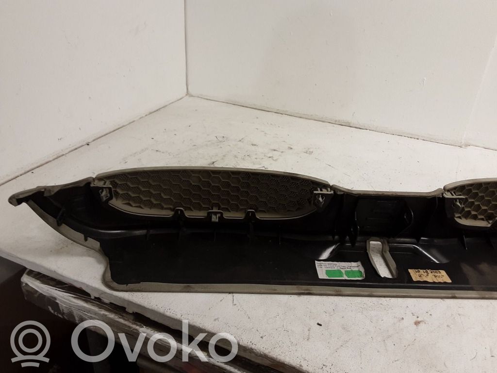 Parcel shelf   12830234