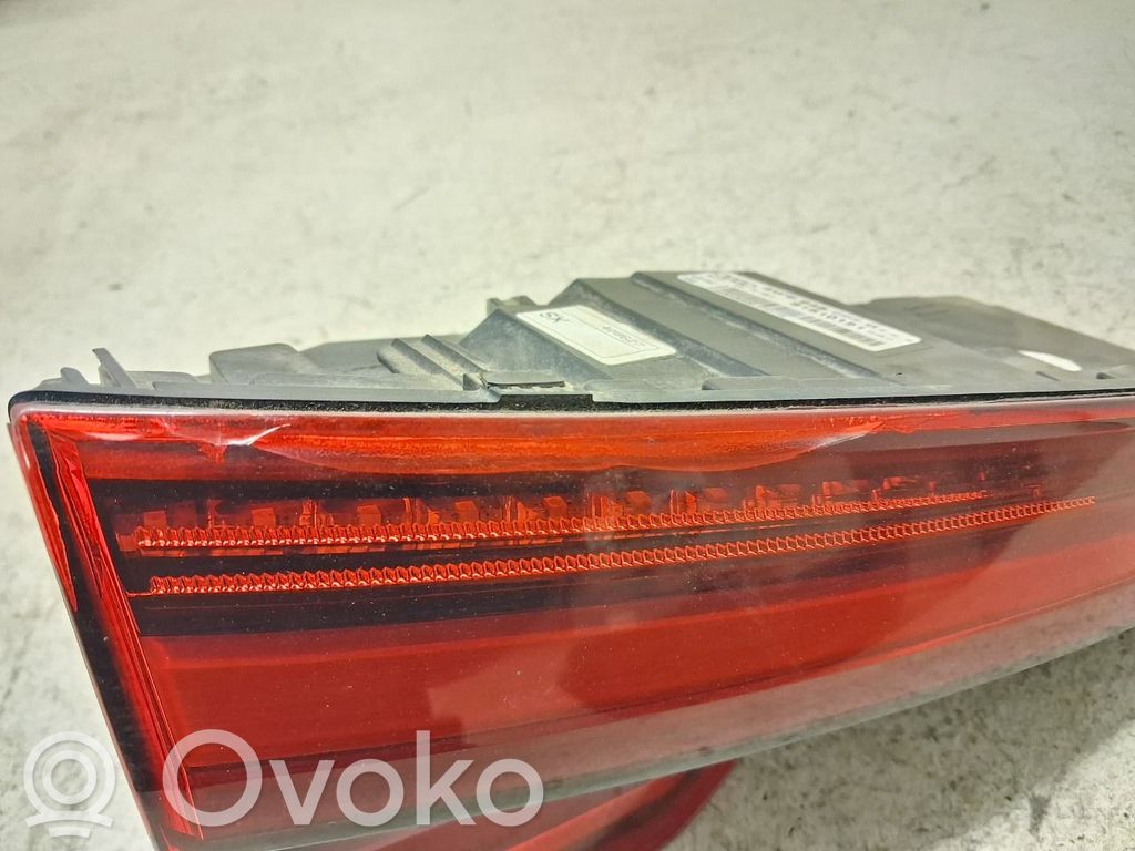 Audi A4 S4 B9 Lampy tylnej klapy bagażnika 