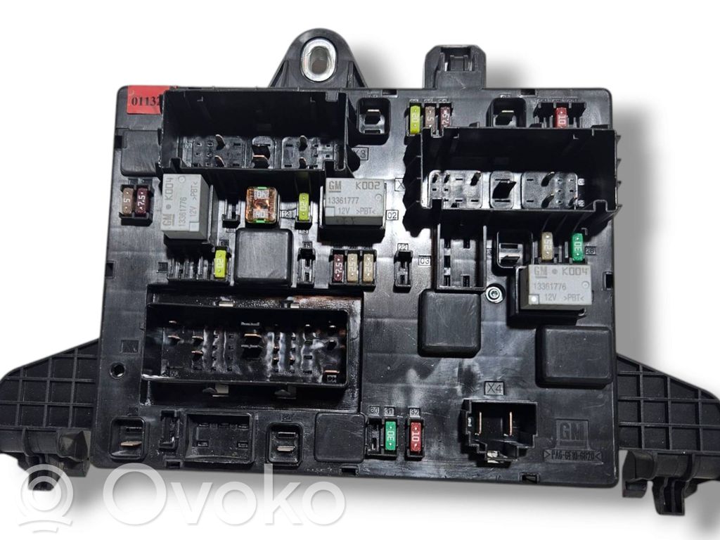 Opel Zafira C Fuse module 