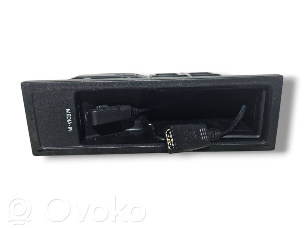 Volkswagen Golf VI Head unit multimedia control 