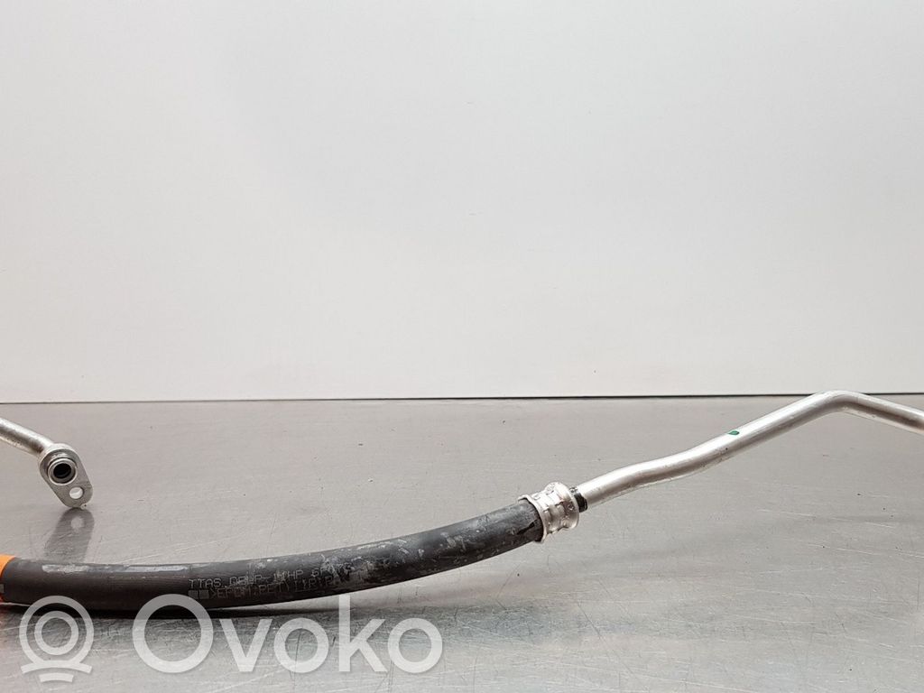 Ilmastointilaitteen putki (A/C)   8870302E90