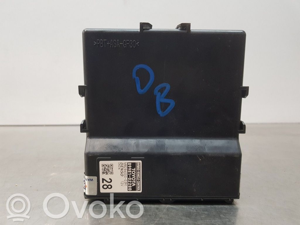Toyota Corolla E160 E170 Comfort/convenience module 