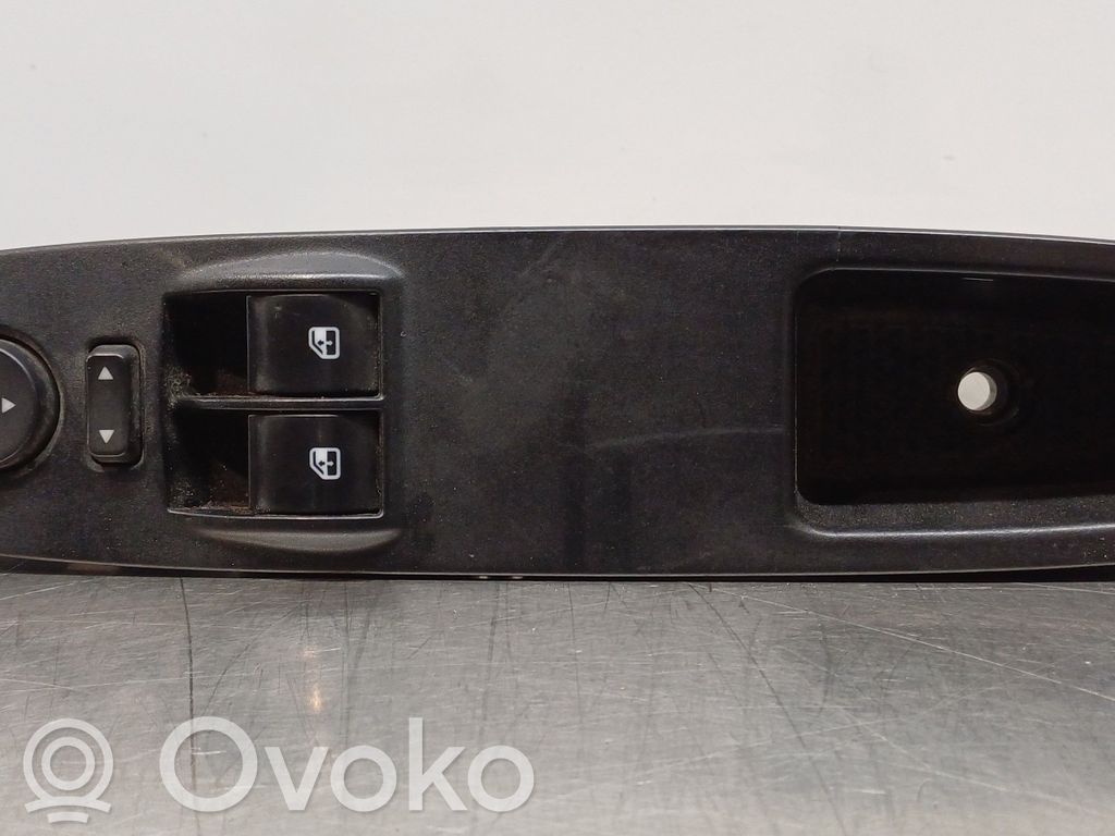 Lancia Ypsilon Electric window control switch 