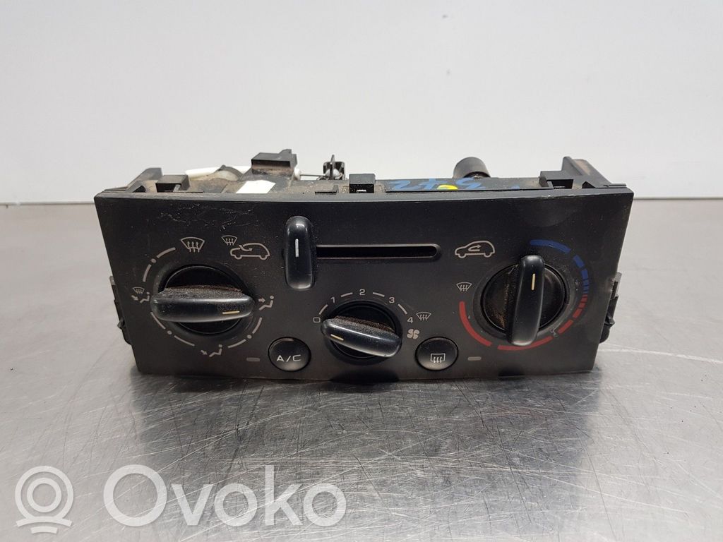 Peugeot 207 Climate control unit 