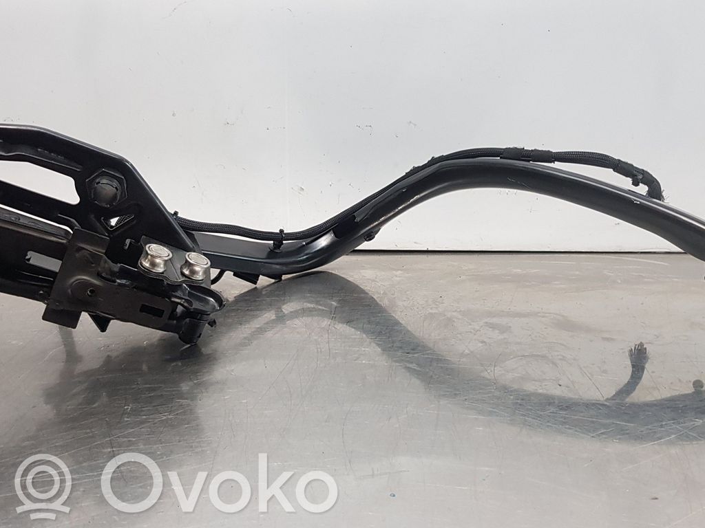 BMW 3 E90 E91 Dzinēja pārsega eņģe (-es) 