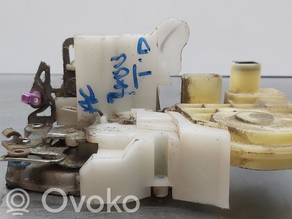 Honda CR-V Rear door lock 