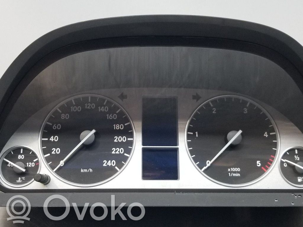 Mercedes-Benz B W245 Licznik / Prędkościomierz 