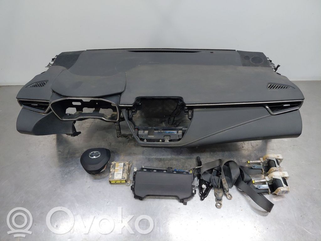 Toyota Corolla E160 E170 Oro pagalvių komplektas 