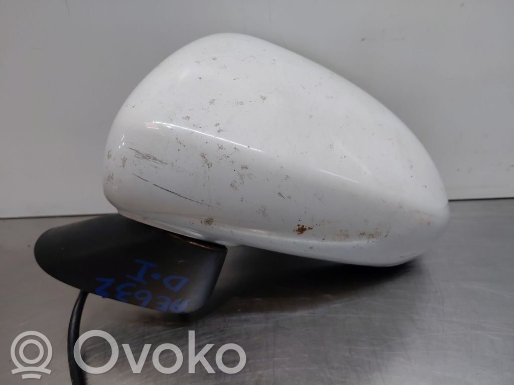 Opel Corsa D Front door electric wing mirror 