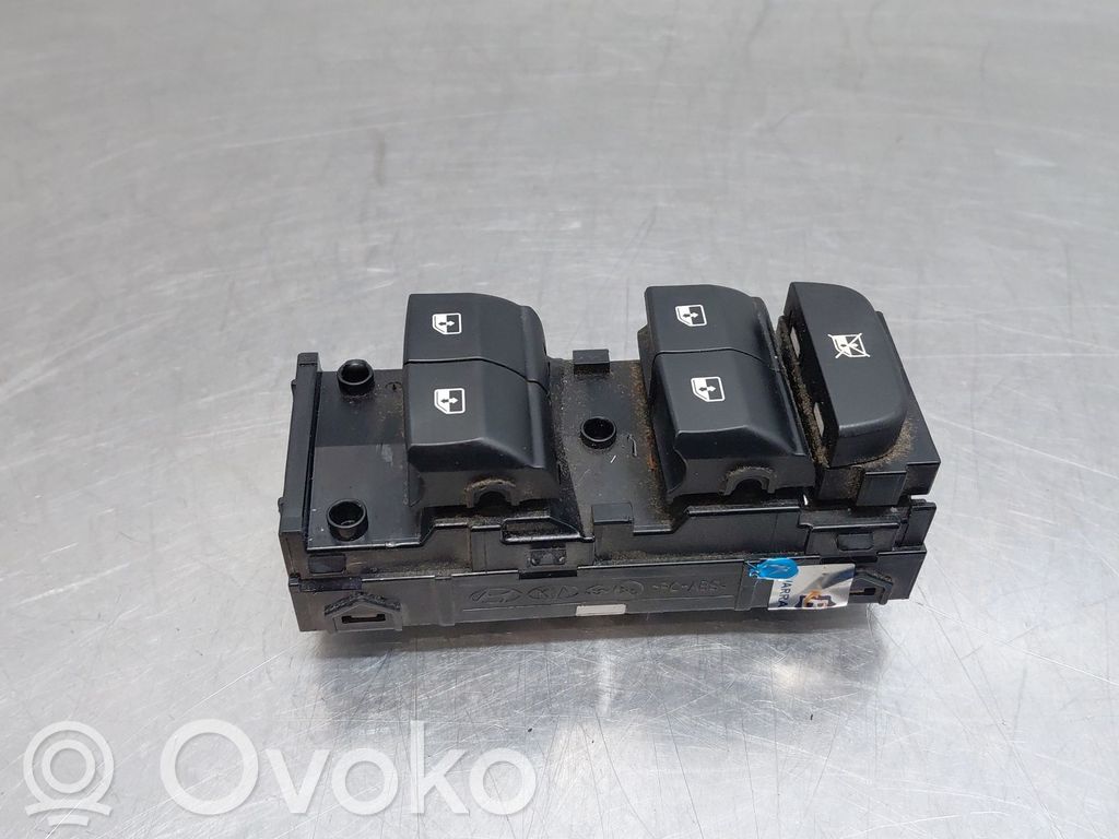 Electric window control switch   93571J7000