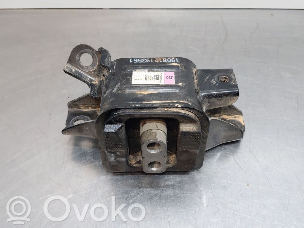 KIA Xceed Engine mount bracket 