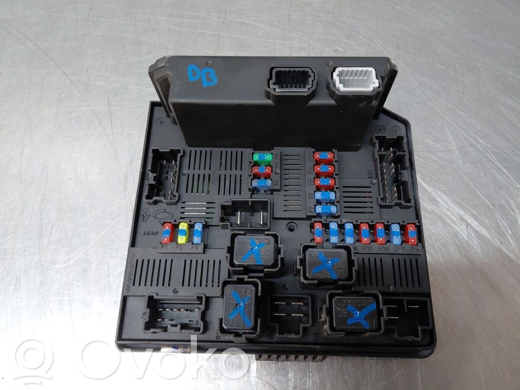 Unidad de control del BSM   284B7JY00A