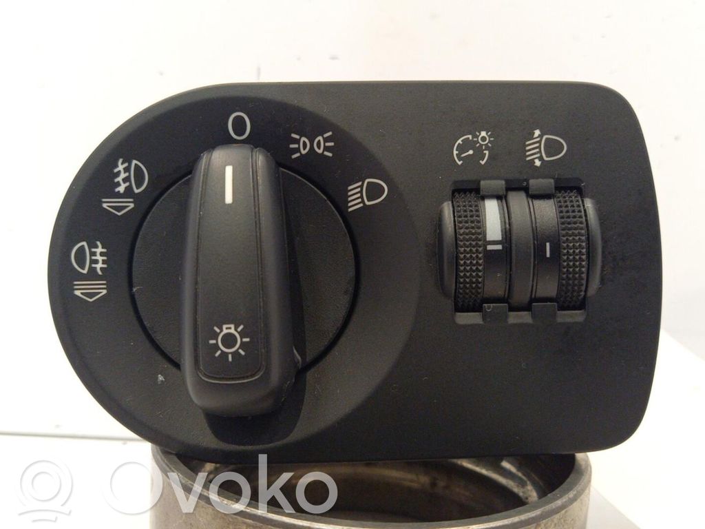 Audi A1 Light switch 