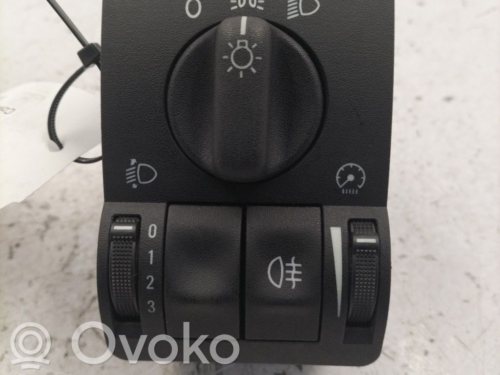 Light switch   90561383