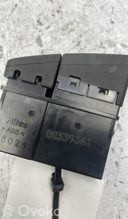 Suzuki SX4 Przycisk świateł awaryjnych 
