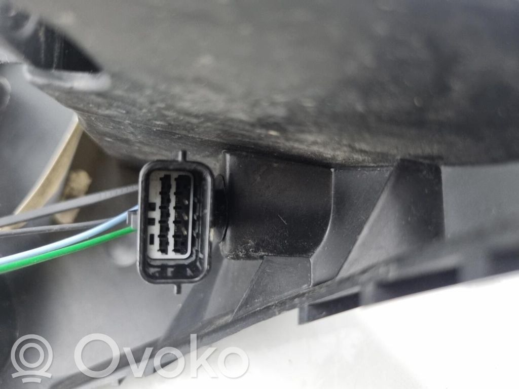 Renault Clio III Takapuskurin tukipalkki 