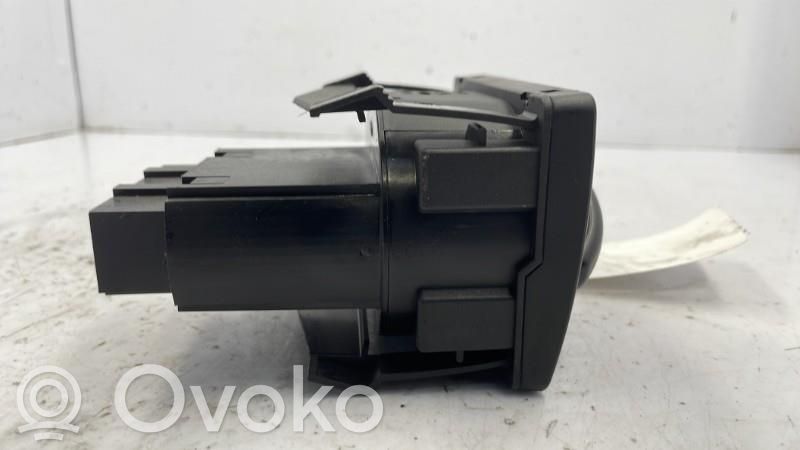 Light switch   4M5T13A024GA