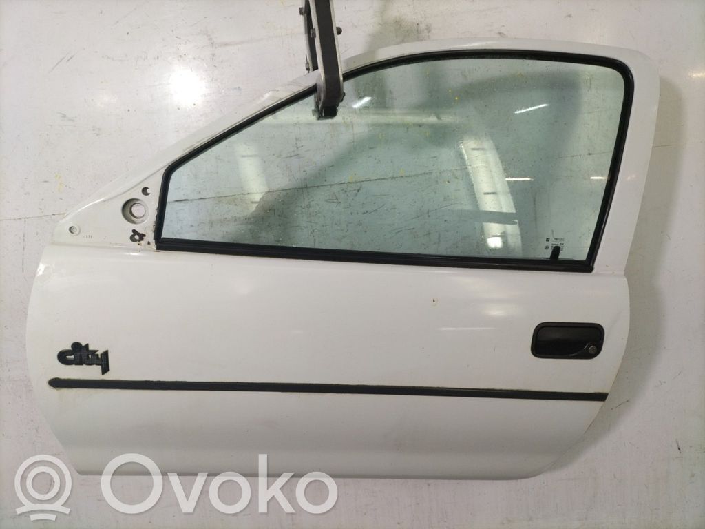 Opel Corsa B Дверь 