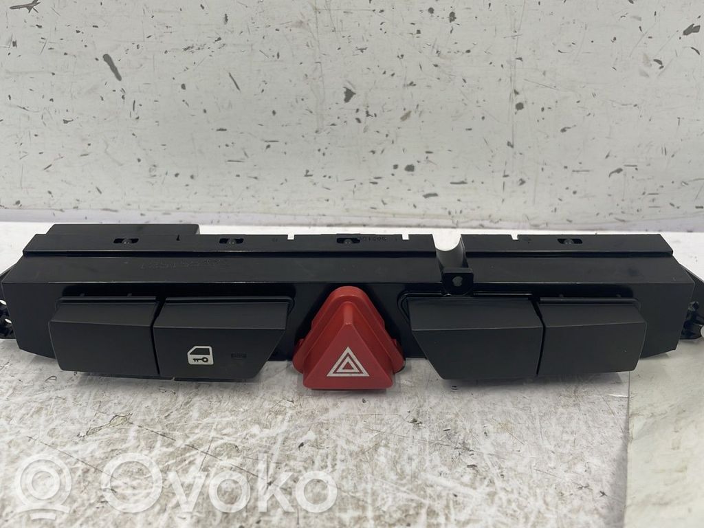 KIA Ceed Hazard light switch 