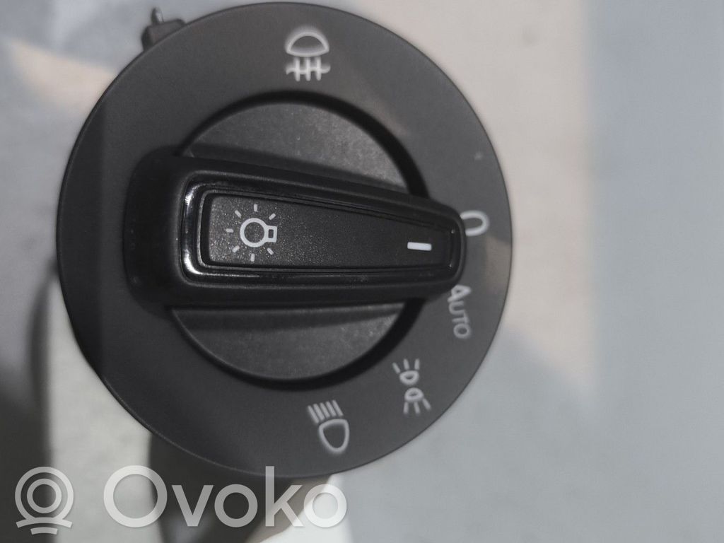 Volkswagen Polo VI Light switch 