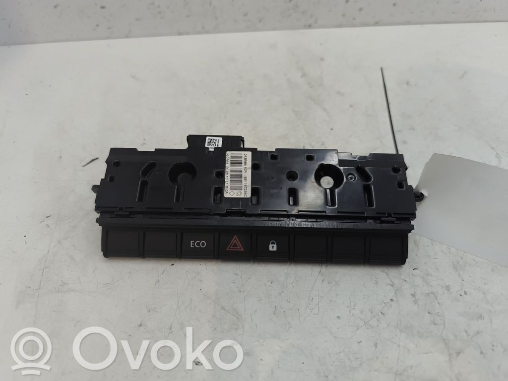 Renault Zoe Hazard light switch 