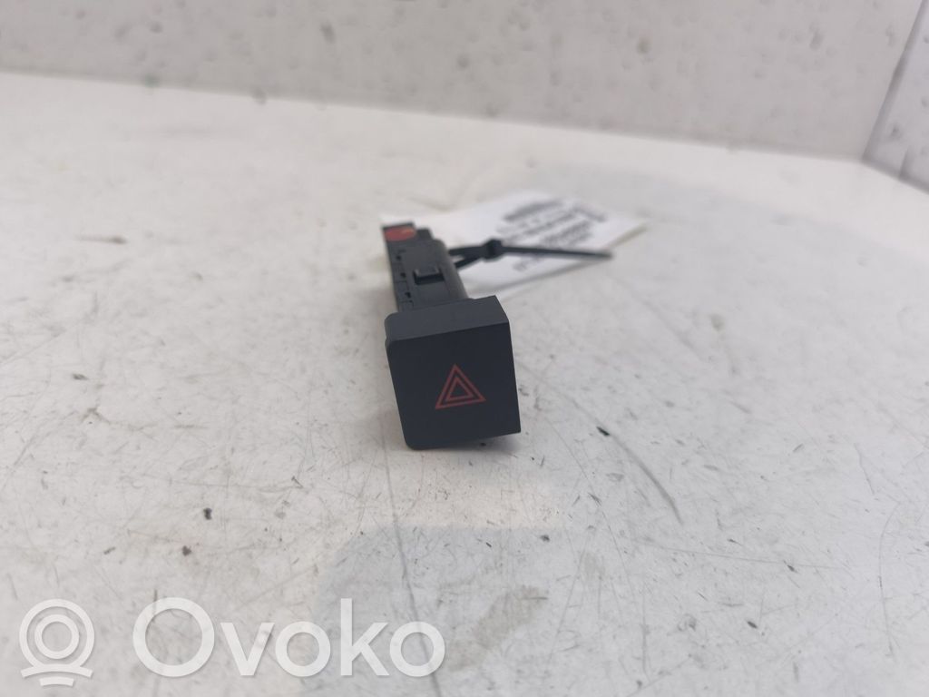 Chevrolet Captiva Hazard light switch 