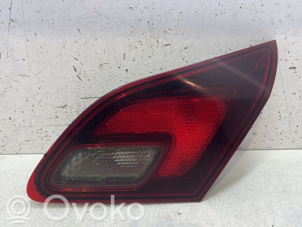 Opel Astra J Lampă spate în capacul portbagajului 