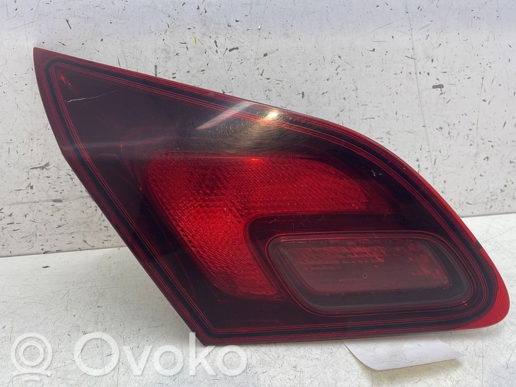 Opel Astra J Luci posteriori del portellone del bagagliaio 