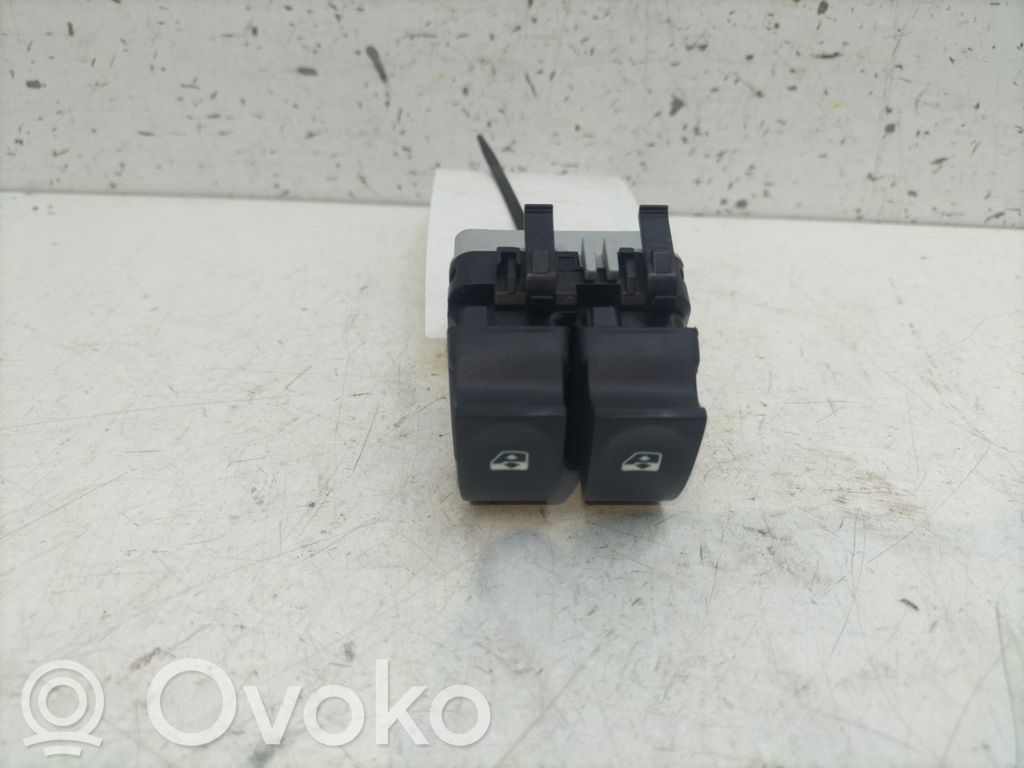 Interruptor del elevalunas eléctrico   8200214936