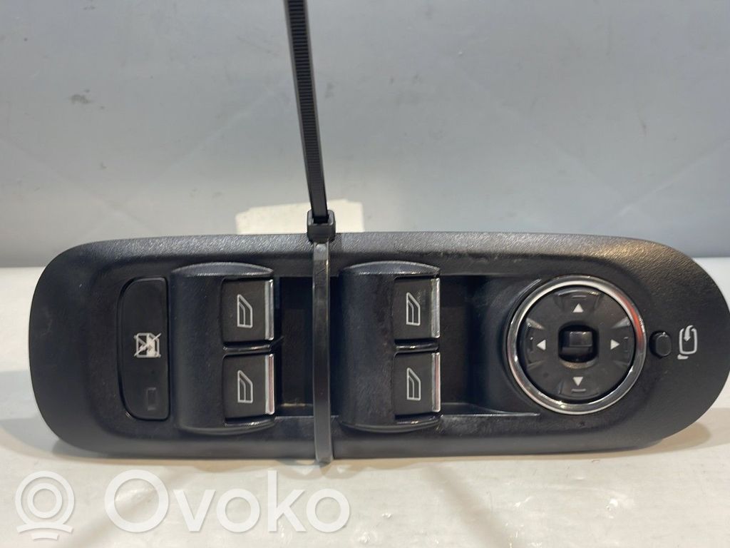 Electric window control switch   1718568