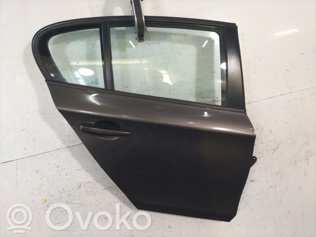 Rear door   41525A2A384