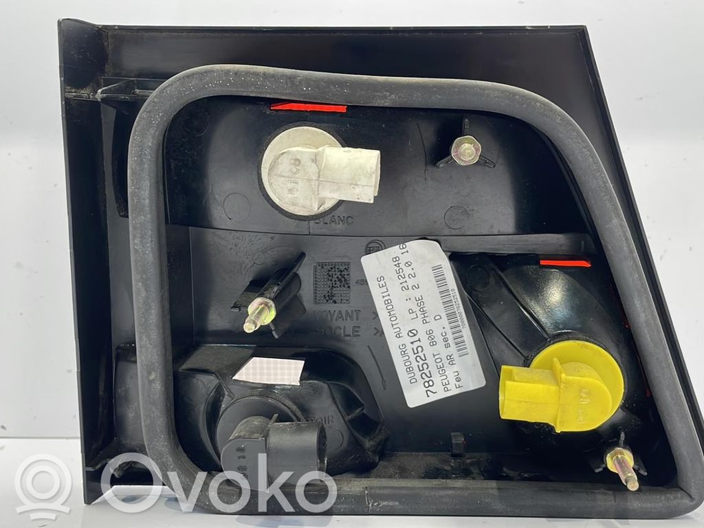 Peugeot 806 Lampă spate în capacul portbagajului 