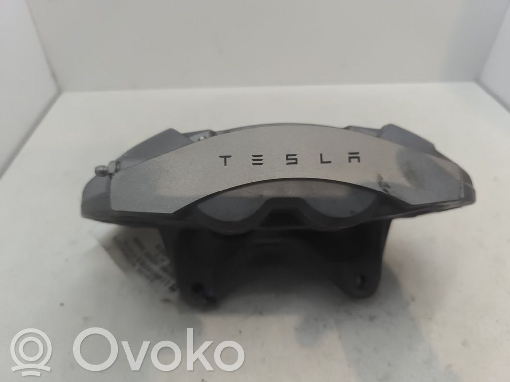 Tesla Model 3 Etujarrusatula 