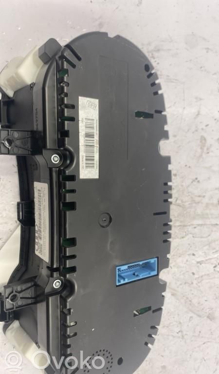Audi A1 Speedometer (instrument cluster) 