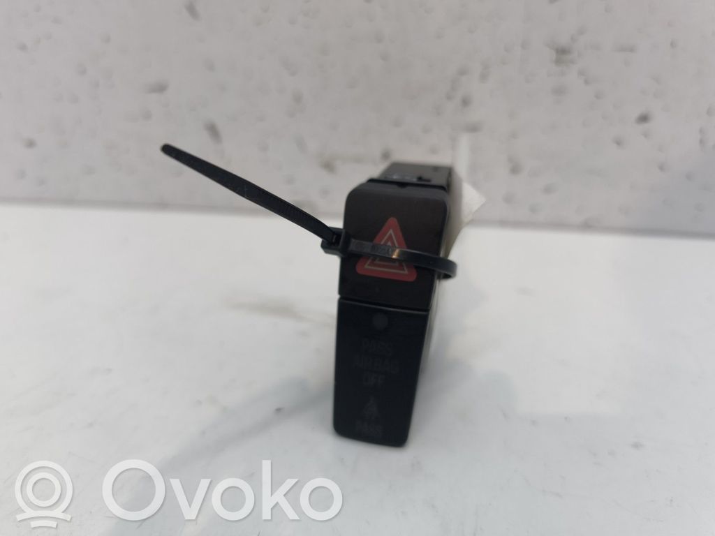 Suzuki SX4 Przycisk świateł awaryjnych 