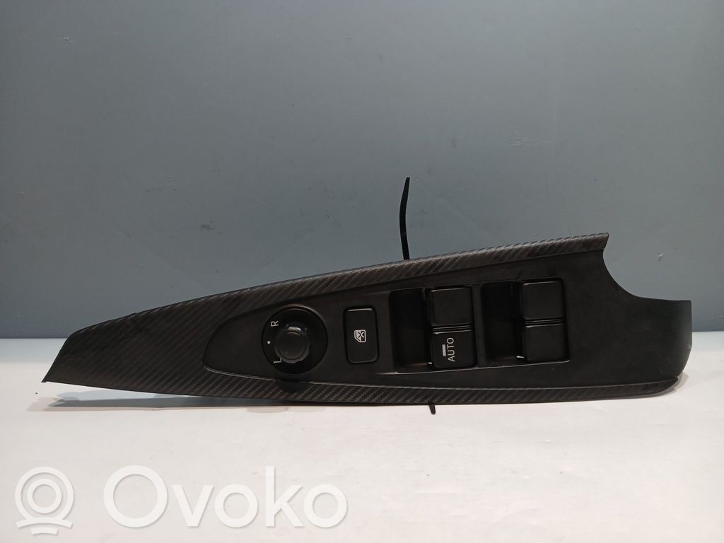Electric window control switch   DA6D66350