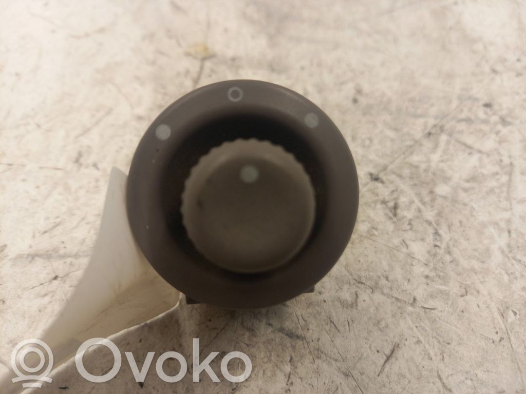 Renault Twingo I Wing mirror switch 