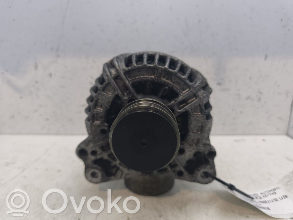 Volkswagen Polo IV 9N3 Alternator 
