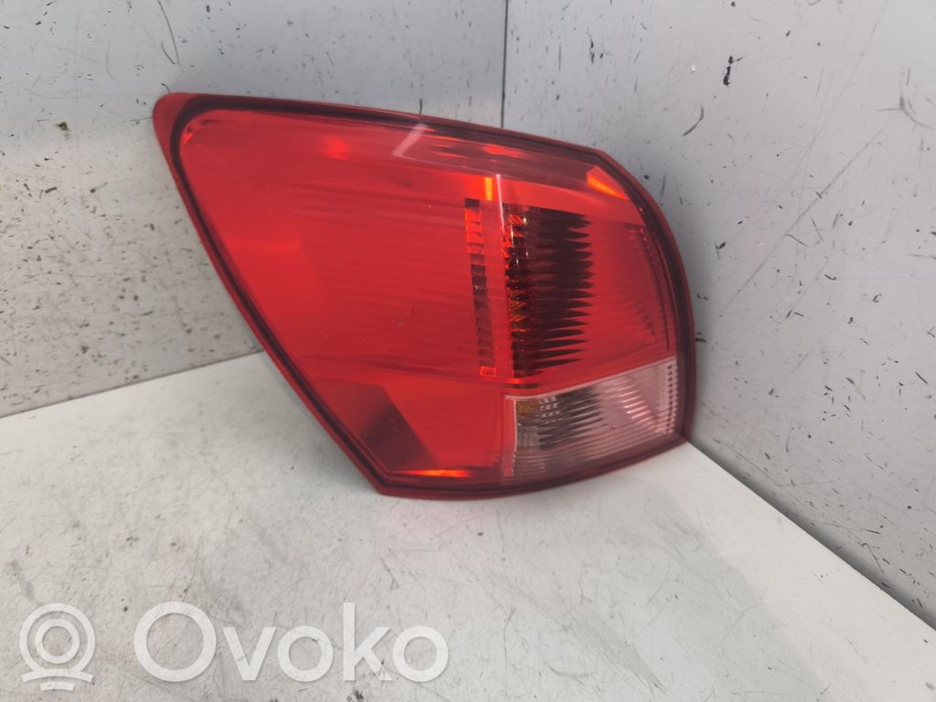 Nissan Qashqai Lampă spate în caroserie 