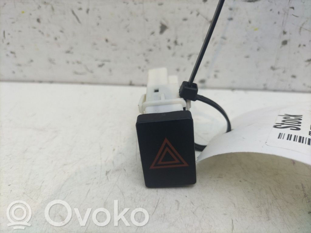 Nissan Qashqai Hazard light switch 