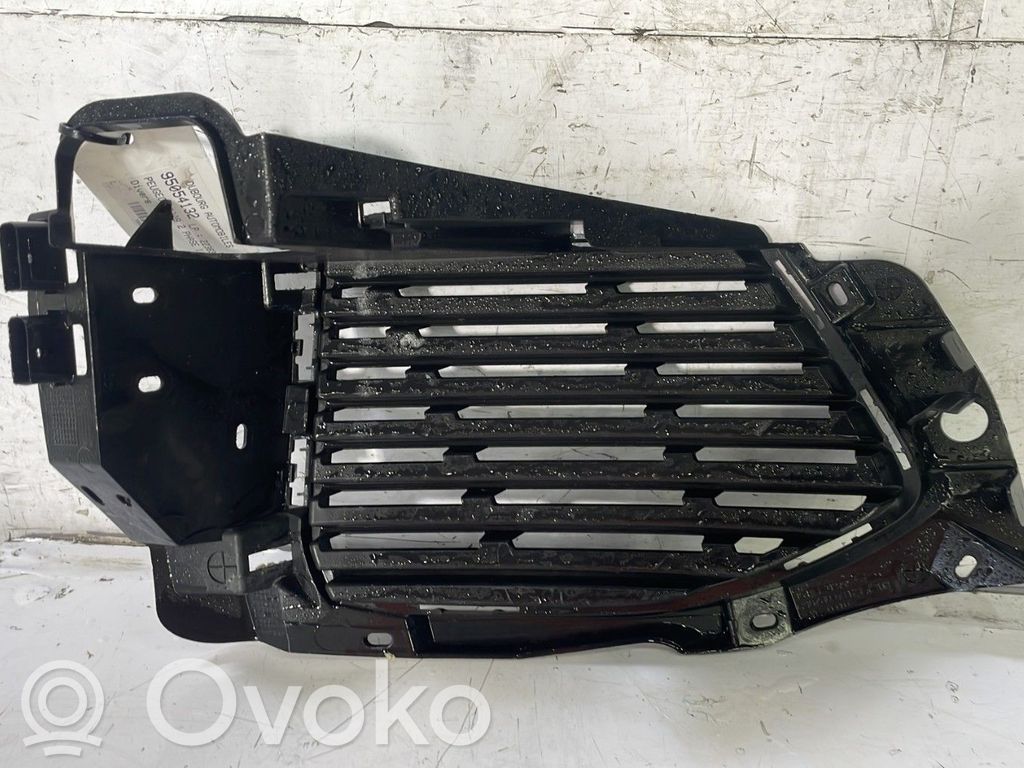 Peugeot 3008 II Griglia superiore del radiatore paraurti anteriore