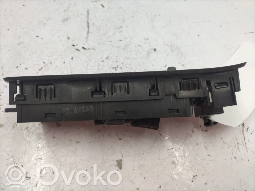Volvo V40 Electric window control switch 