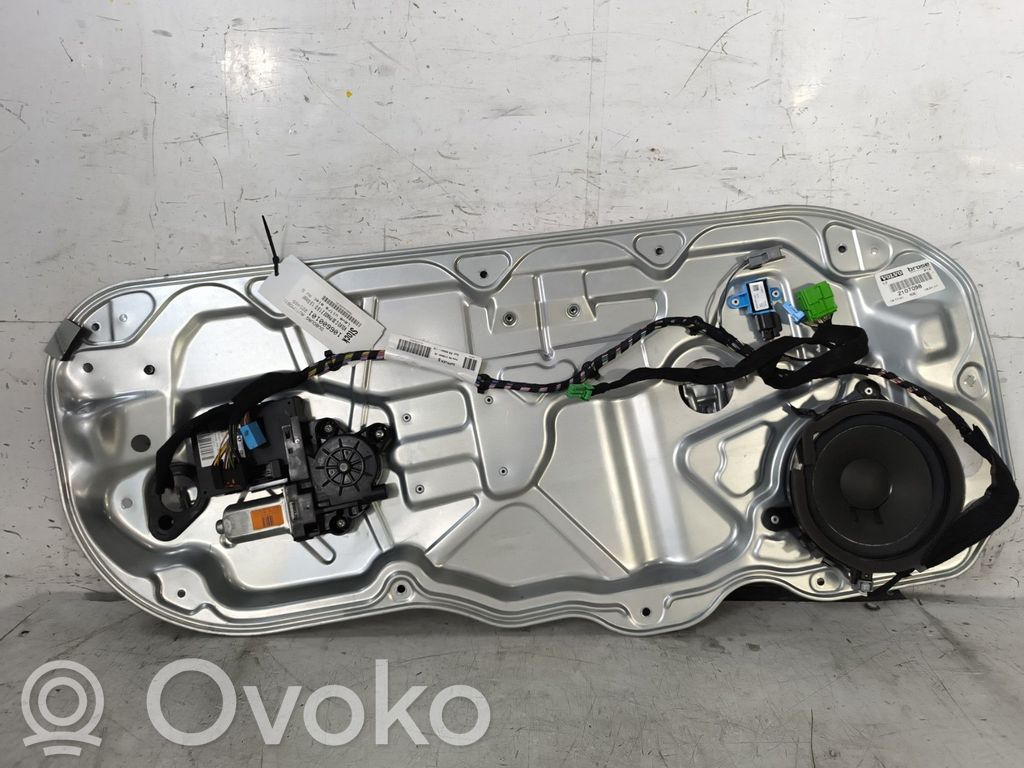 Volvo C30 Elektryczny podnośnik szyby drzwi przednich 